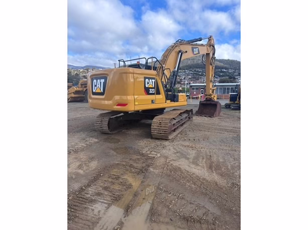 
								2018 CATERPILLAR 323 full									