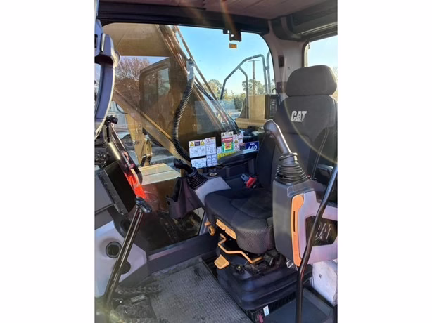 
								2018 CATERPILLAR 323 full									