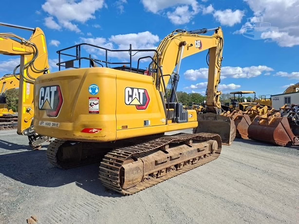 
								2023 CATERPILLAR 330GC full									