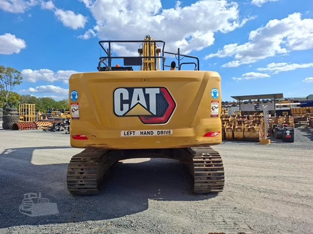 
								2023 CATERPILLAR 330GC full									