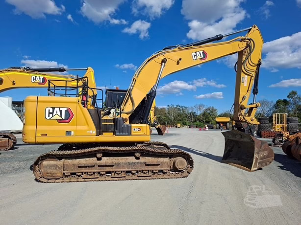 
								2023 CATERPILLAR 330GC full									