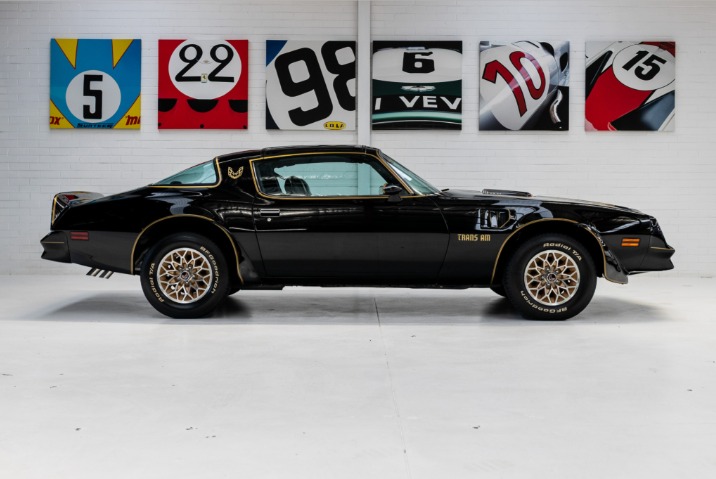 
								1977 Pontiac Transam full									