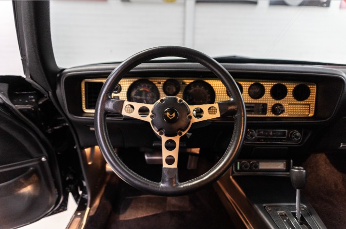 
								1977 Pontiac Transam full									