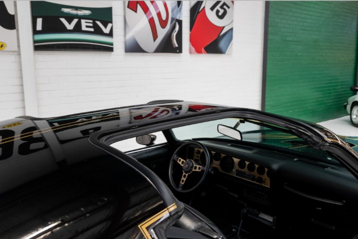 
								1977 Pontiac Transam full									