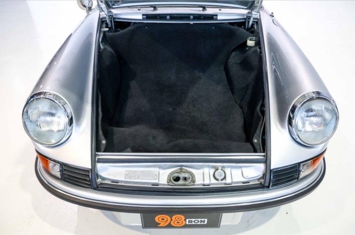
								1973 Porsche 911 2.4S Targa full									