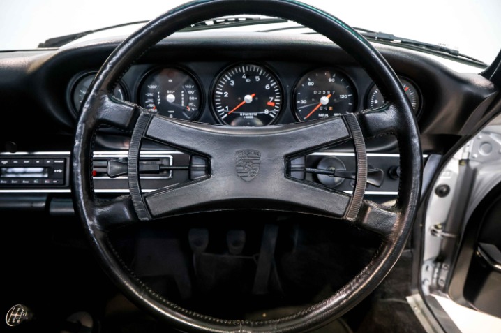 
								1973 Porsche 911 2.4S Targa full									