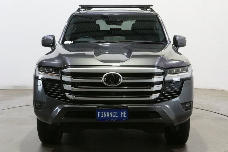
								2024 Toyota Landcruiser VX FJA300R full									