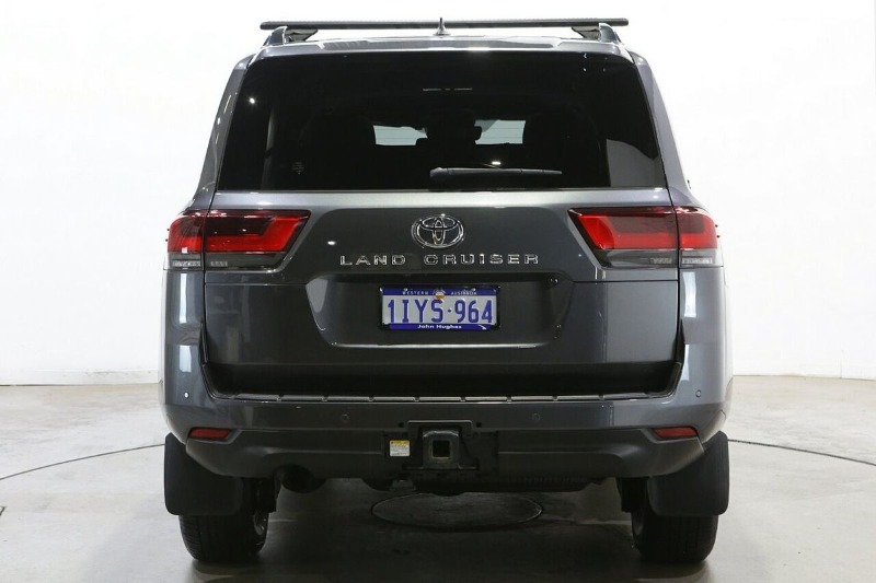 
								2024 Toyota Landcruiser VX FJA300R full									