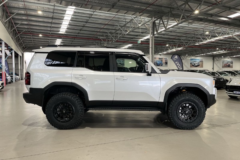 
								2025 Toyota Landcruiser Prado GXL GDJ251R full									