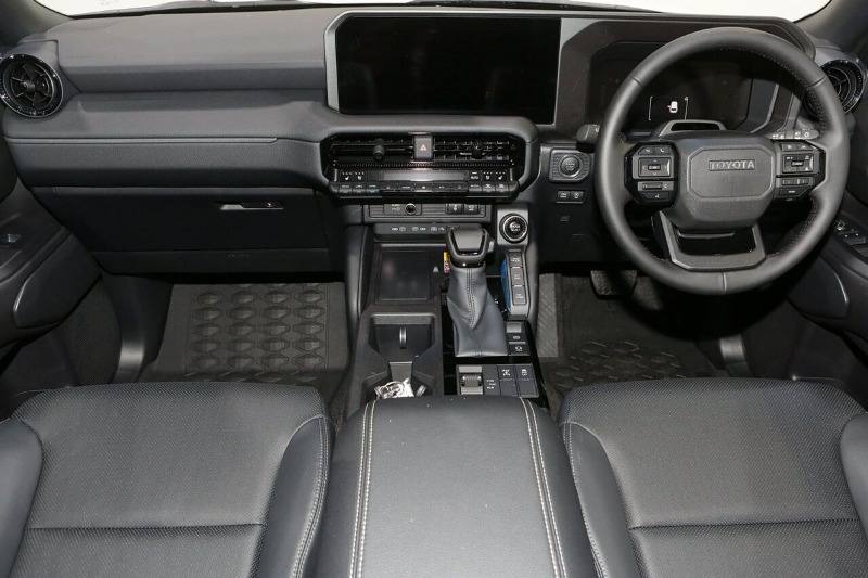 
								2025 Toyota Landcruiser Prado GXL GDJ251R full									