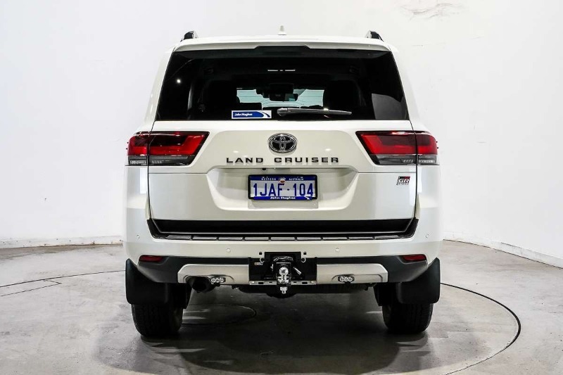
								2026 Toyota Landcruiser GR Sport FJA300R full									