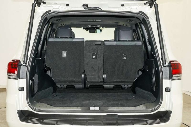 
								2026 Toyota Landcruiser GR Sport FJA300R full									