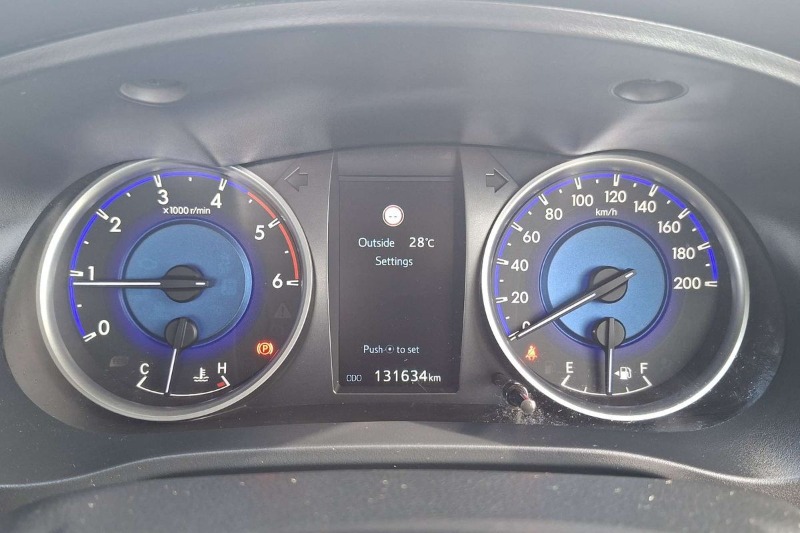 
								2020 Toyota Hilux Workmate Hi-Rider GUN135R Rear Wheel Drive full									