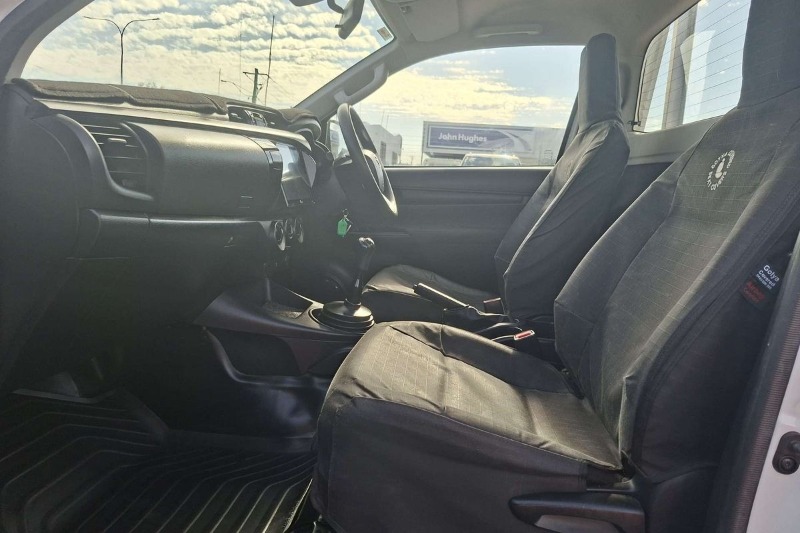 
								2020 Toyota Hilux Workmate Hi-Rider GUN135R Rear Wheel Drive full									