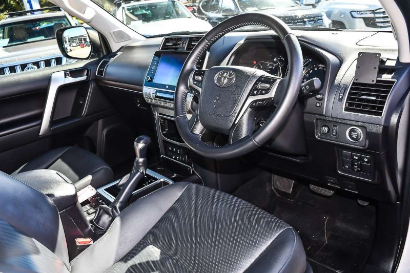 
								2022 Toyota Landcruiser Prado VX GDJ150R full									
