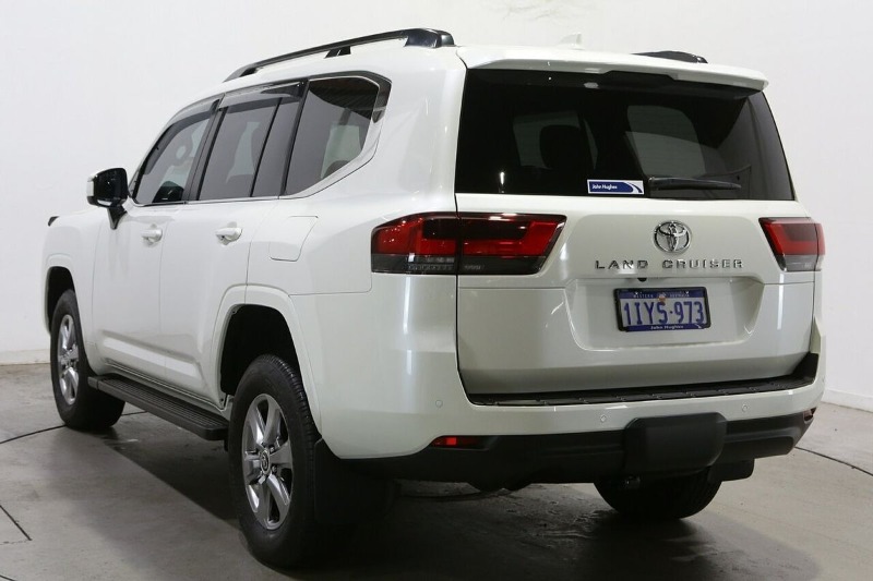 
								2025 Toyota Landcruiser VX FJA300R full									