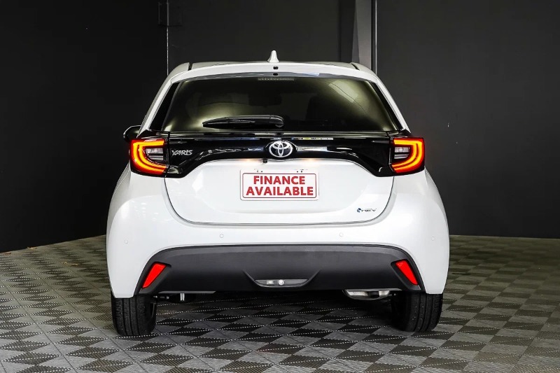 
								2025 Toyota Yaris SX Hybrid Auto full									