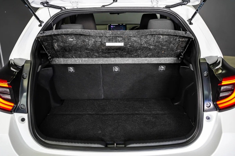 
								2025 Toyota Yaris SX Hybrid Auto full									