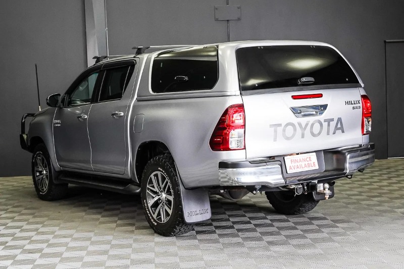 
								2018 Toyota Hilux SR5 Auto 4×4 Double Cab full									