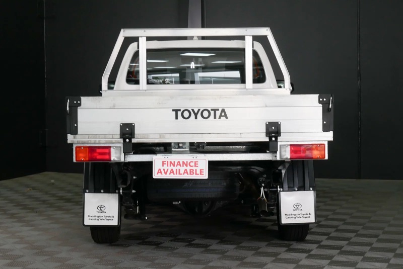 
								2025 Toyota Hilux Workmate Manual 4×2 full									