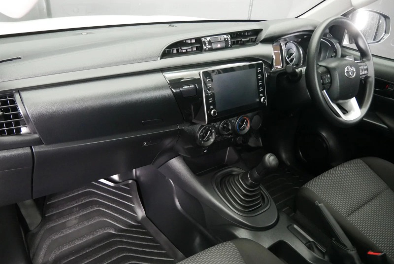 
								2025 Toyota Hilux Workmate Manual 4×2 full									