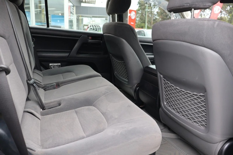 
								2014 Toyota Landcruiser GX Sports Automatic full									