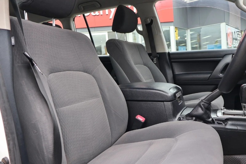 
								2014 Toyota Landcruiser GX Sports Automatic full									