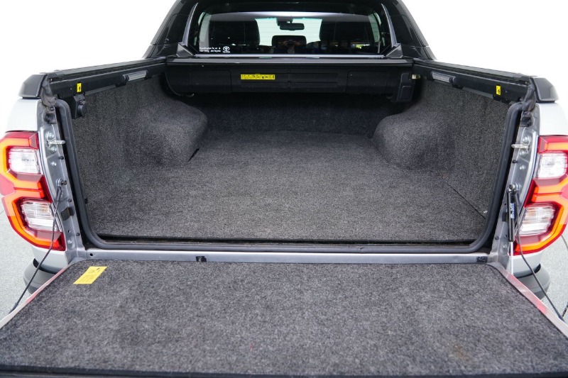 
								2021 Toyota Hilux Rogue Auto 4×4 Double Cab full									
