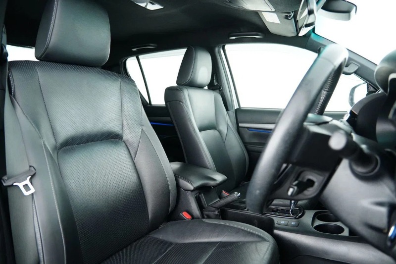 
								2021 Toyota Hilux Rogue Auto 4×4 Double Cab full									