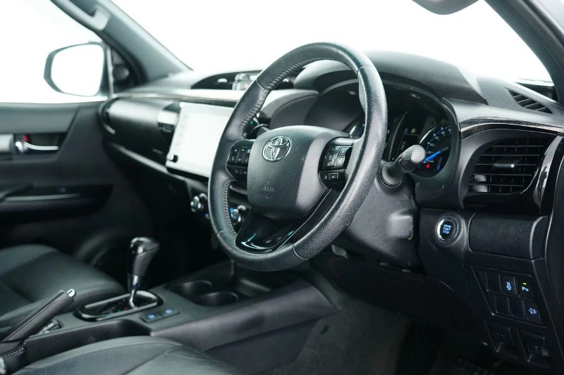 
								2021 Toyota Hilux Rogue Auto 4×4 Double Cab full									
