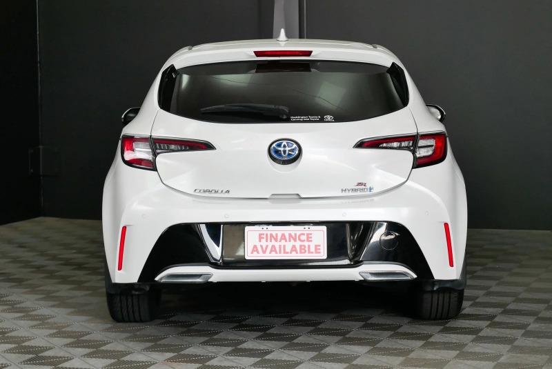 
								2022 Toyota Corolla ZR Hybrid Auto full									