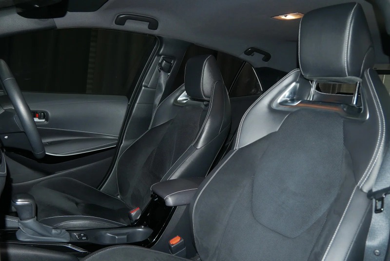 
								2022 Toyota Corolla ZR Hybrid Auto full									