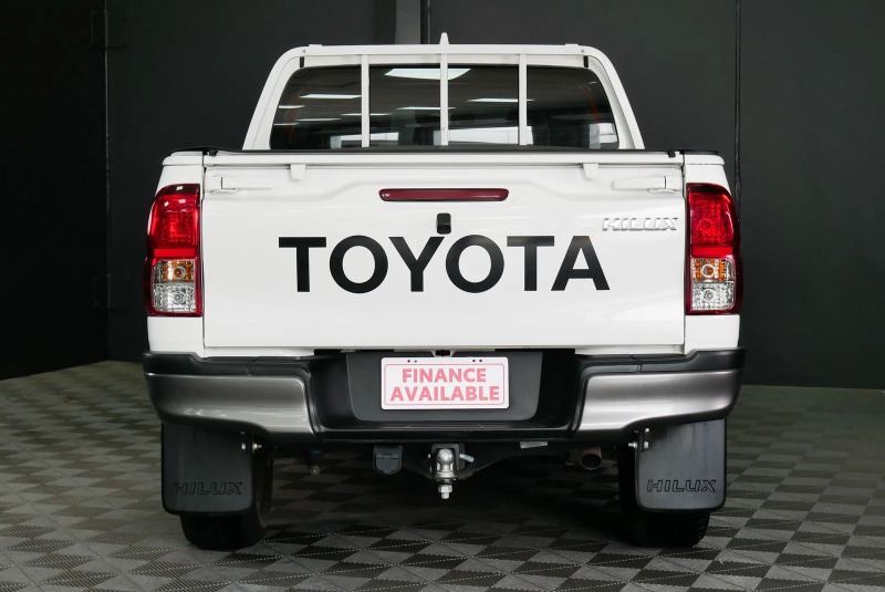 
								2022 Toyota Hilux SR Hi-Rider Manual 4×2 Double Cab full									