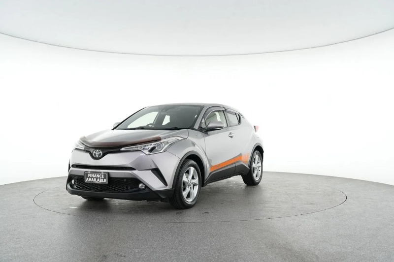 
								2018 Toyota C-HR Auto 2WD full									