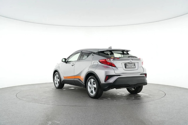 
								2018 Toyota C-HR Auto 2WD full									