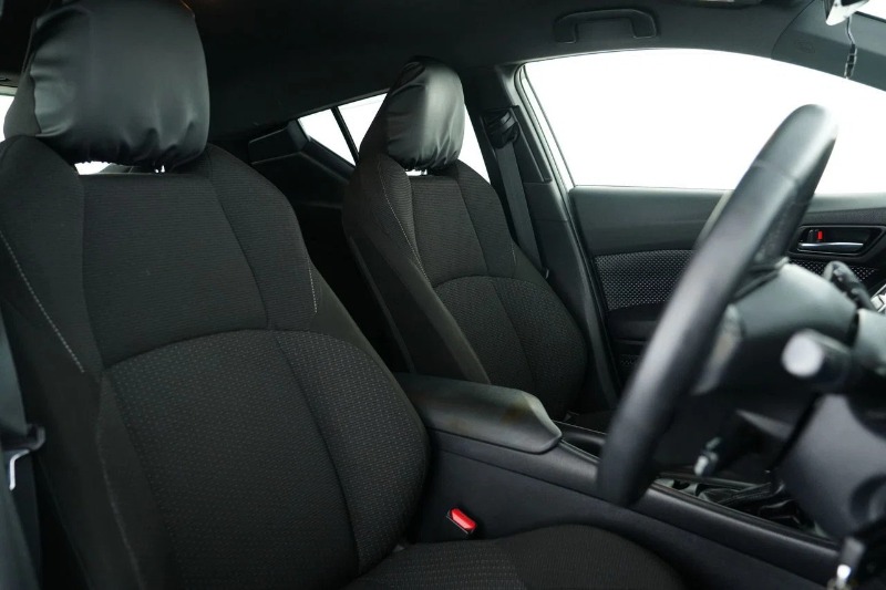 
								2018 Toyota C-HR Auto 2WD full									