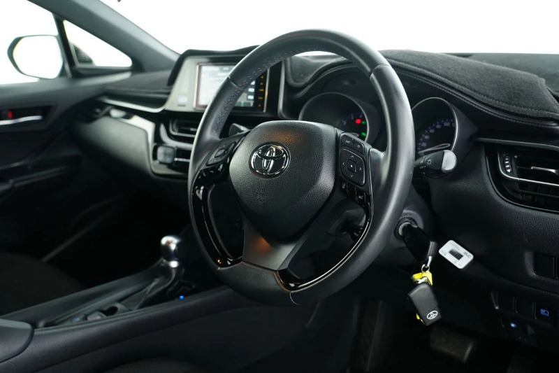 
								2018 Toyota C-HR Auto 2WD full									