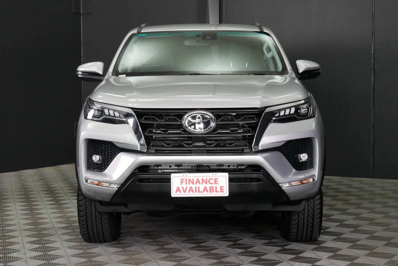 
								2025 Toyota Fortuner GXL Auto 4×4 full									