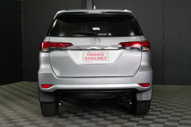 
								2025 Toyota Fortuner GXL Auto 4×4 full									