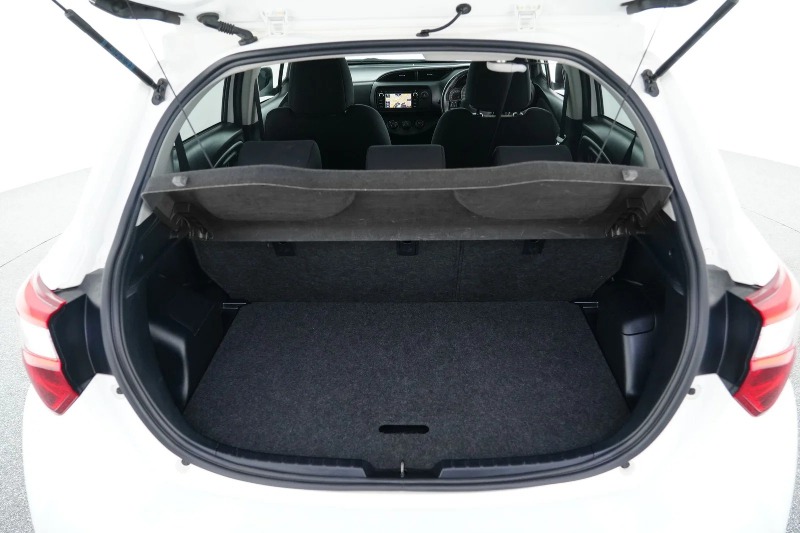 
								2019 Toyota Yaris SX Auto full									