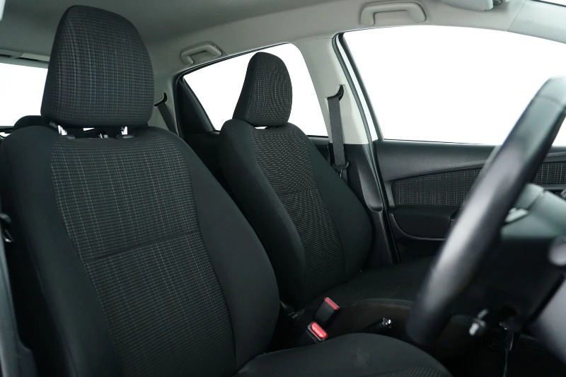 
								2019 Toyota Yaris SX Auto full									