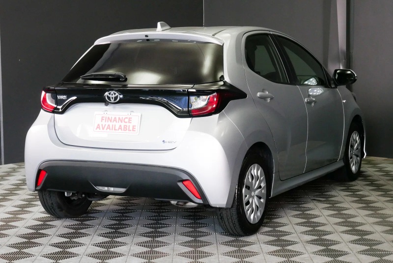 
								2025 Toyota Yaris Ascent Sport Hybrid Auto full									