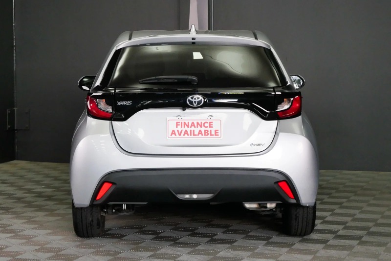 
								2025 Toyota Yaris Ascent Sport Hybrid Auto full									