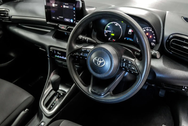 
								2025 Toyota Yaris Ascent Sport Hybrid Auto full									