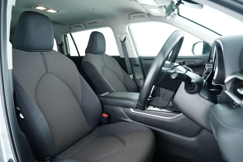 
								2023 Toyota Kluger GX Auto 2WD full									