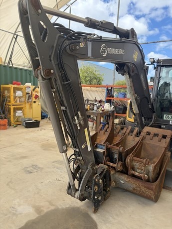 2022 VOLVO ECR58F