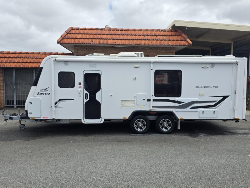 
								2015 JAYCO SILVERLINE SLIDE-OUT CLUB LOUNGE OFF-ROAD CAPABLE CARAVAN full									