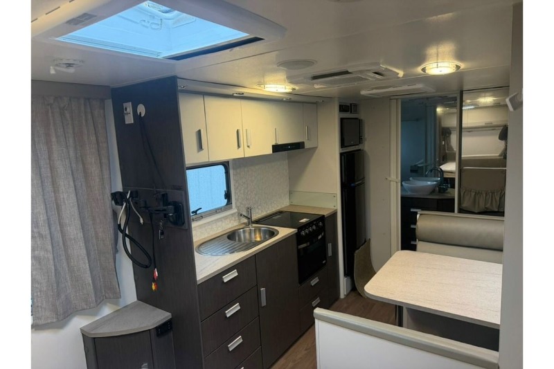 
								2018 Jayco JOURNEY CARAVAN 19.61-2.OB.18JY full									