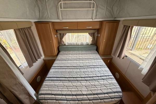 
								2009 Jayco STERLING POPTOP TOURING full									