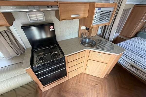 
								2009 Jayco STERLING POPTOP TOURING full									